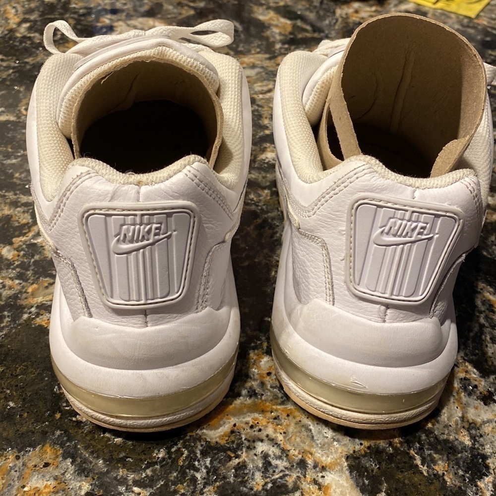 men’s Nike Airmax solid white lace up sneakers size 11 - Picture 3 of 5